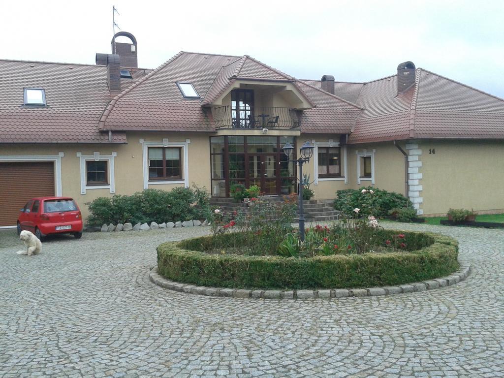 Drzonków Gosciniec Sloneczny酒店 外观 照片